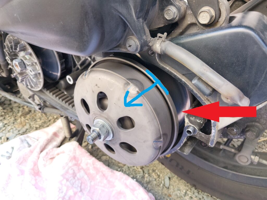 クラッチとドライブベルト