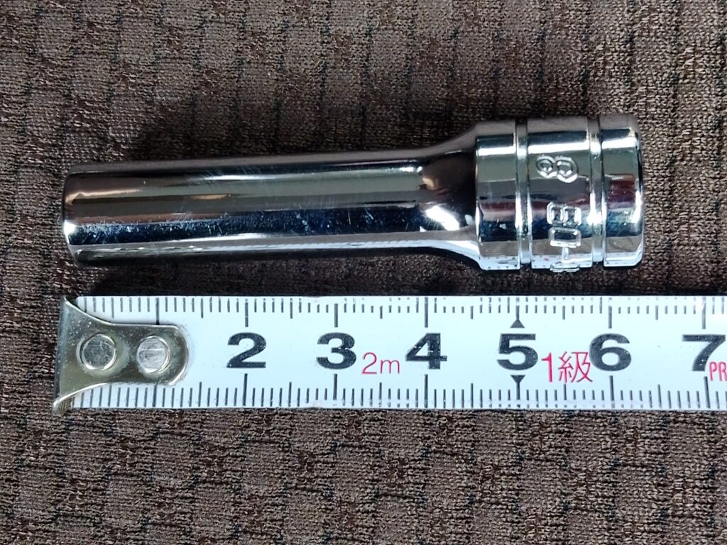 8mmのディープソケットレンチ
