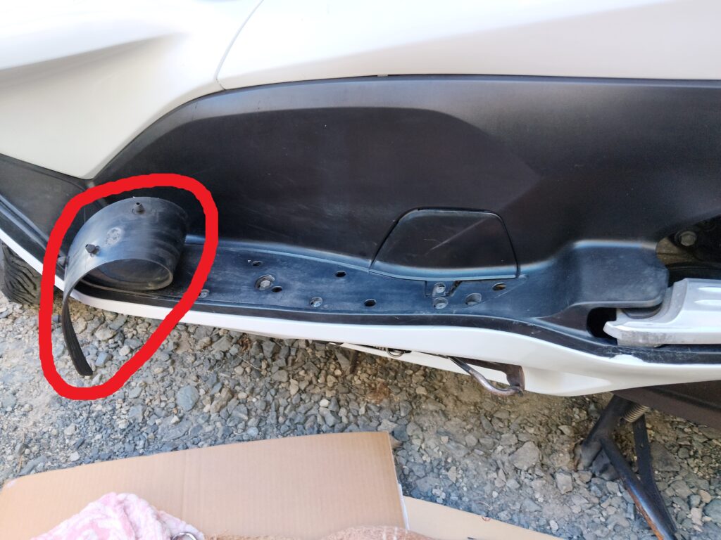 ホンダPCX125の左フットレストマット