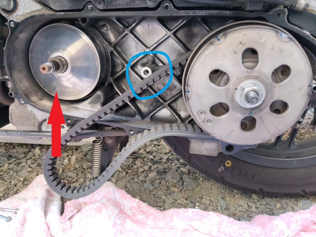 横にずらしたドライブベルト