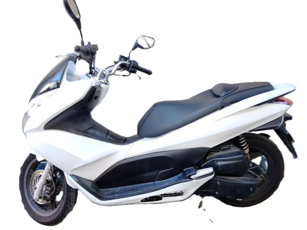 ホンダPCX125の左サイドビュー